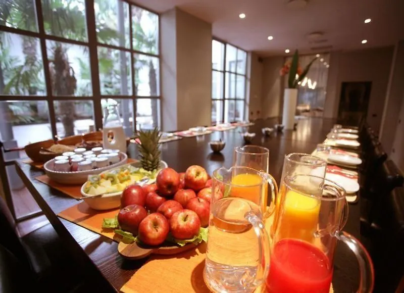 米兰 Townhouse 12酒店 4*,