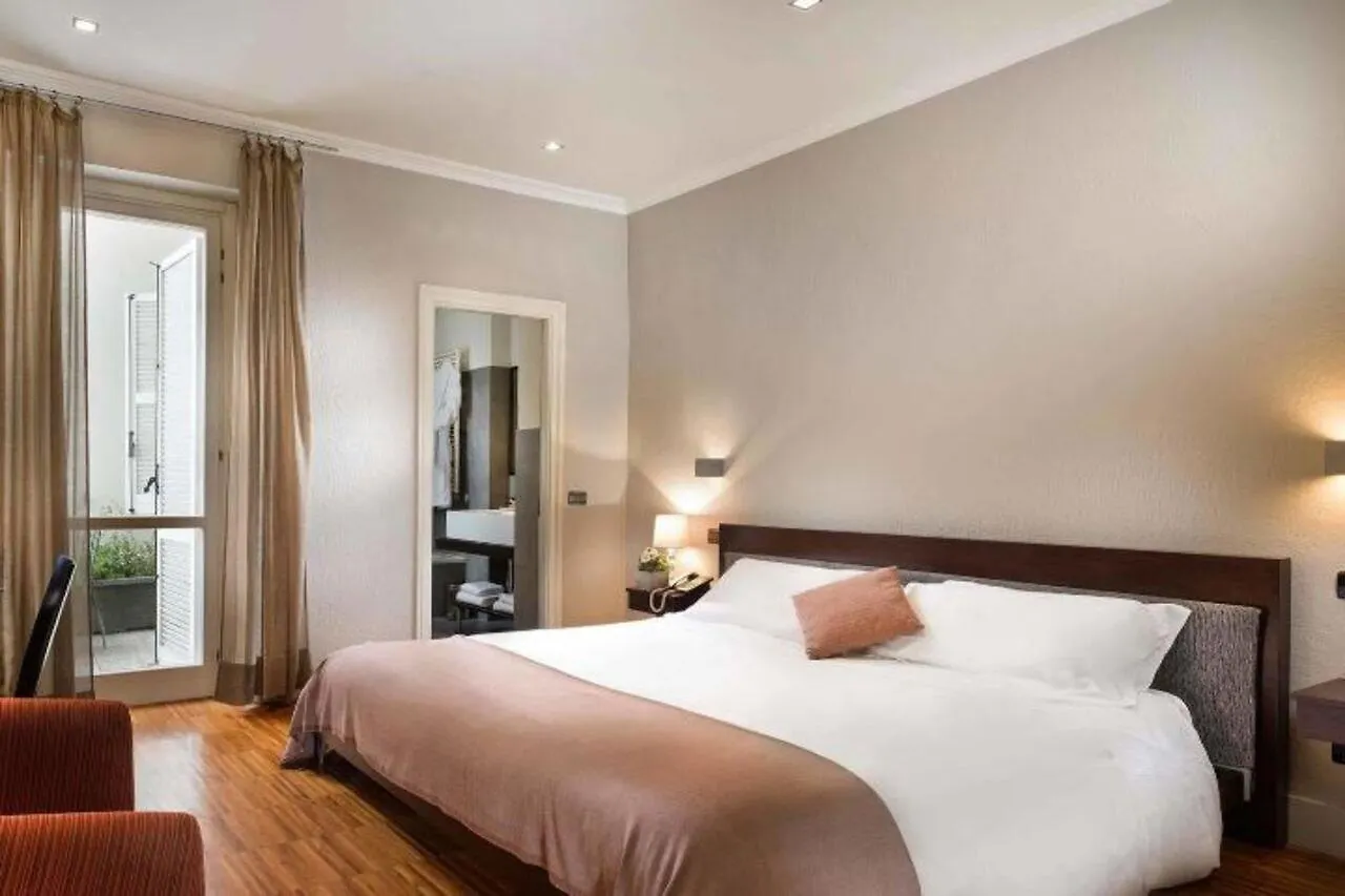 Townhouse 12 Hotel Milánó