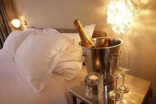 Townhouse 12 Hotel Milan 4*,  Italy