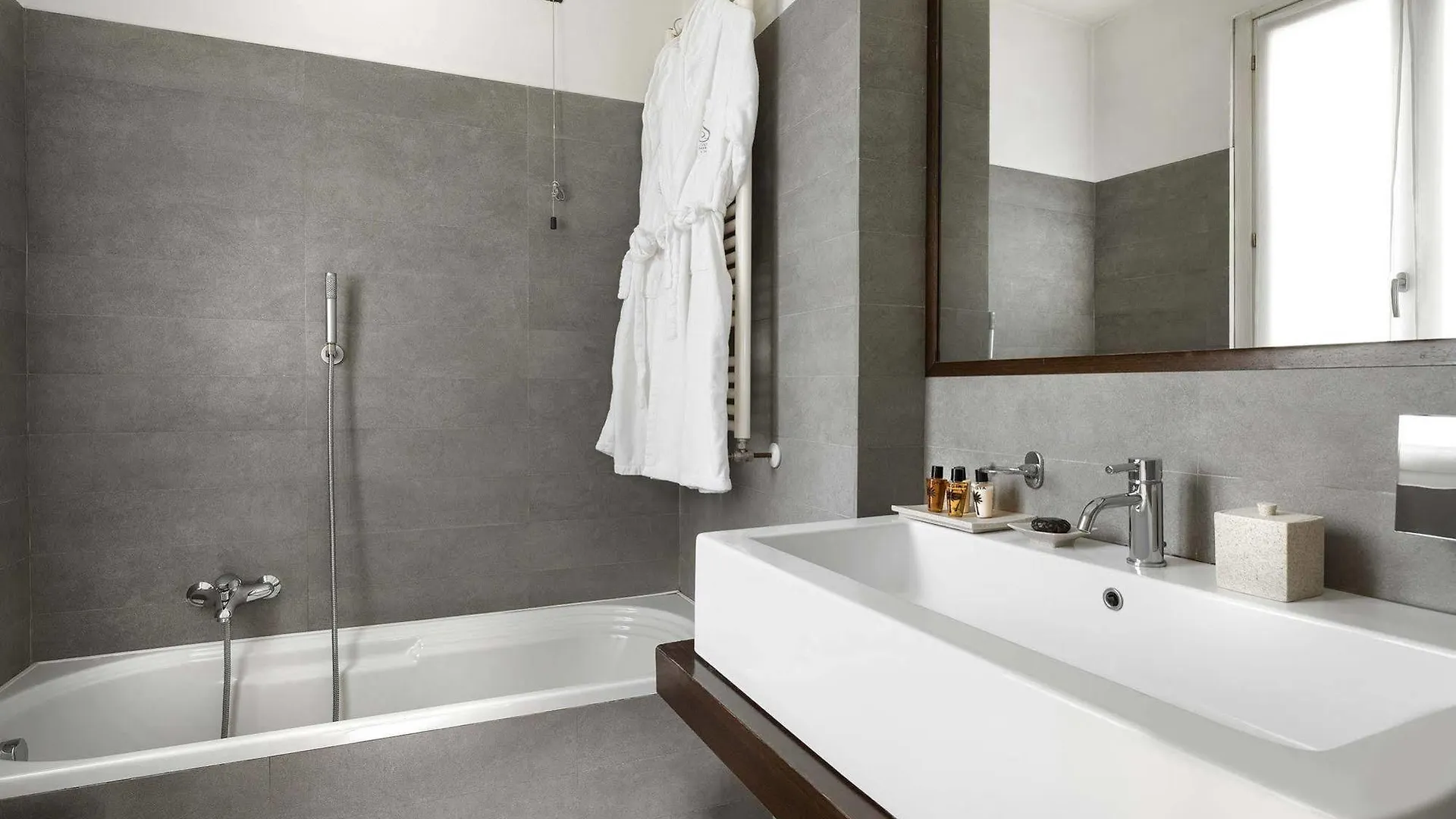 Townhouse 12 Hotel Milánó